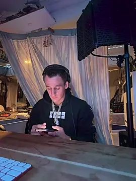 PeytonJohnn online show from 3, 2, 2026