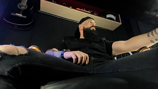 axxelrich  online show from 3, 3, 2025