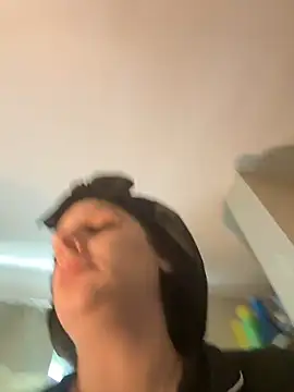 Snapshot of menaceswife chatting on 9, 3, 2025 menaceswife online show from 9, 3, 2025