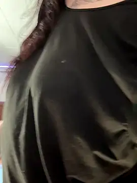 Snapshot of menaceswife chatting on 1, 10, 2025 menaceswife online show from 1, 10, 2025