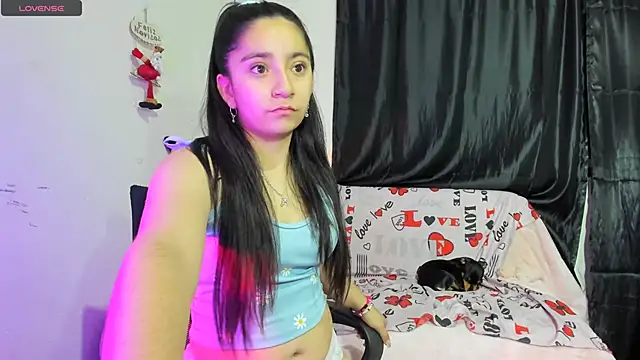 Snapshot of litle_mily_ chatting on 23, 12, 2024 litle mily online show from 23, 12, 2024
