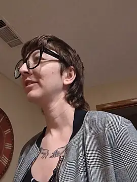 lovelylucyy online show from 21, 12, 2025