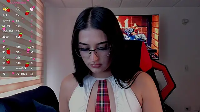 Snapshot of Charlotte_greys chatting on 10, 10, 2025 Charlotte greys online show from 10, 10, 2025