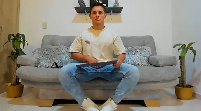 Snapshot of julian_wallace chatting on 20, 1, 2025 julian wallace online show from 20, 1, 2025
