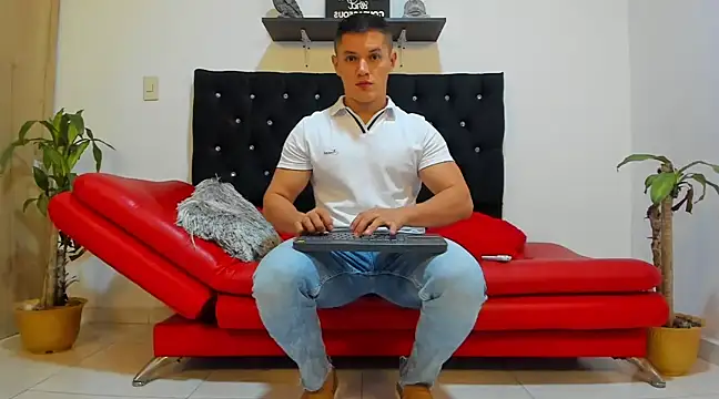 Snapshot of julian_wallace chatting on 14, 2, 2025 julian wallace online show from 14, 2, 2025
