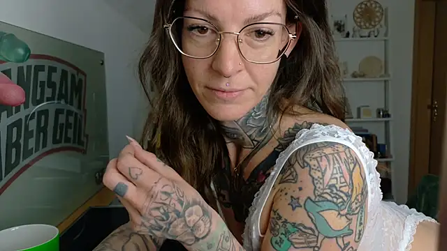 BrownieyQueen online show from 2, 4, 2026