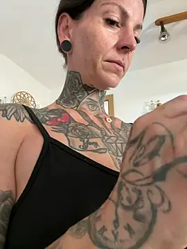 BrownieyQueen online show from 29, 6, 2026