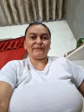 Snapshot of Horny-Mommy-Dirty chatting on 1, 2, 2026 Horny-Mommy-Dirty online show from 1, 2, 2026