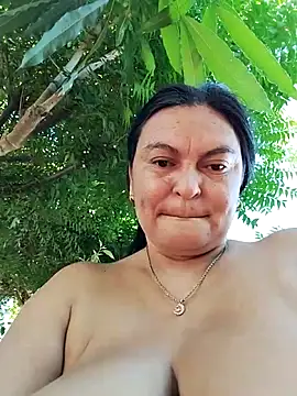 Snapshot of Horny-Mommy-Dirty chatting on 26, 4, 2026 Horny-Mommy-Dirty online show from 26, 4, 2026