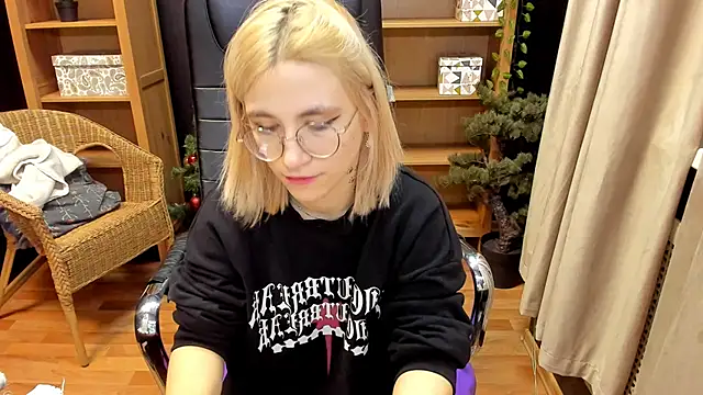 Snapshot of Moon13152 chatting on 24, 12, 2024 Moon13152 online show from 24, 12, 2024