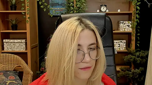 Snapshot of Moon13152 chatting on 26, 1, 2025 Moon13152 online show from 26, 1, 2025