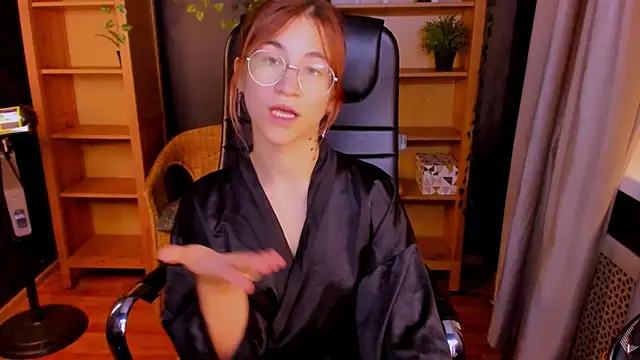 Snapshot of Moon13152 chatting on 28, 9, 2025 Moon13152 online show from 28, 9, 2025