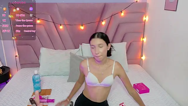 Snapshot of Beautifulskinny18 chatting on 9, 9, 2025 Beautifulskinny18 online show from 9, 9, 2025