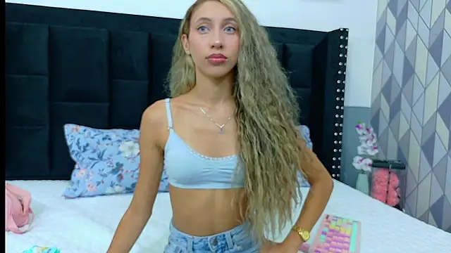 Beautifulskinny18 online show from 17, 4, 2026