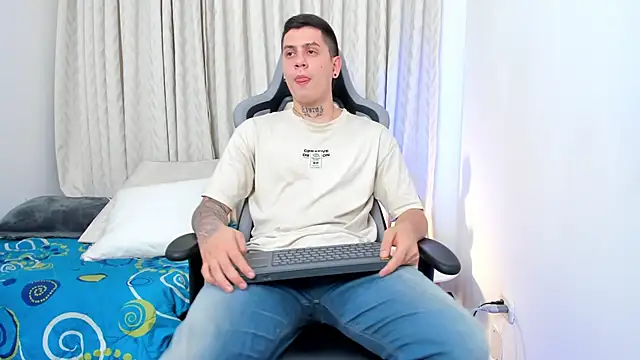 Yeiko Romero  online show from 12, 12, 2024