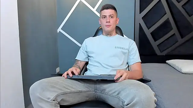 Yeiko Romero  online show from 17, 1, 2025