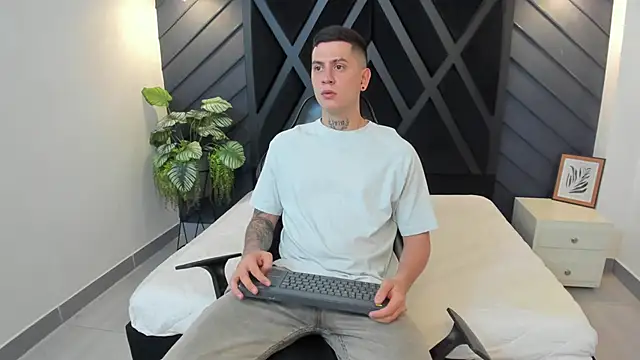 Yeiko Romero  online show from 1, 2, 2025