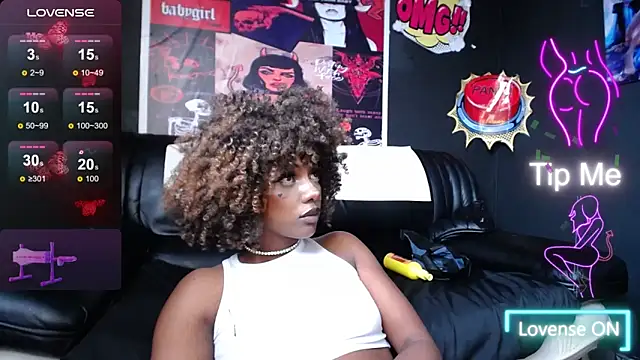 Snapshot of TIFFANYYSTAR chatting on 1, 3, 2025 TIFFANYYSTAR online show from 1, 3, 2025