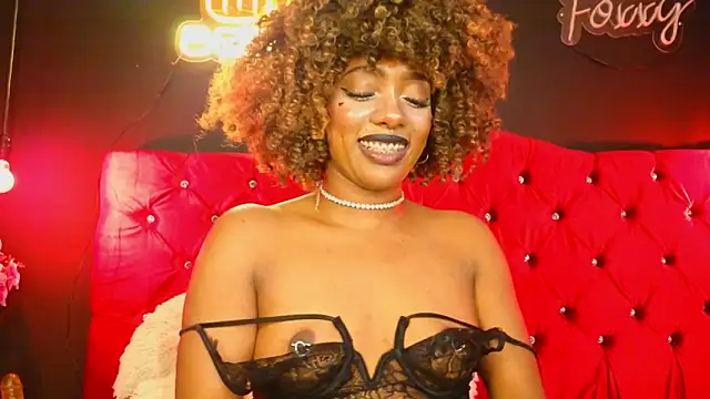 Snapshot of TIFFANYYSTAR chatting on 5, 3, 2025 TIFFANYYSTAR online show from 5, 3, 2025