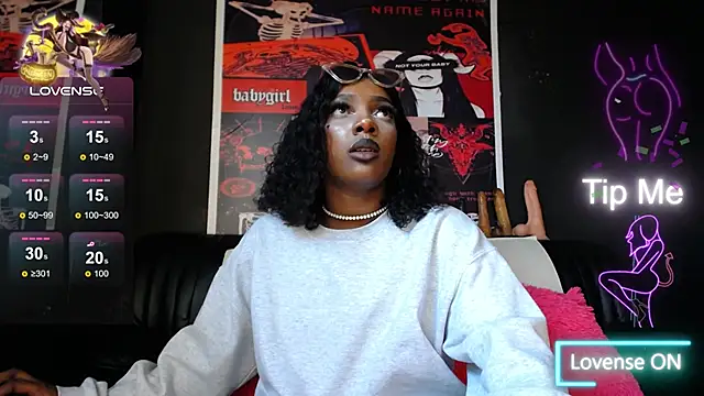 Snapshot of TIFFANYYSTAR chatting on 11, 3, 2025 TIFFANYYSTAR online show from 11, 3, 2025