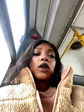 Snapshot of TIFFANYYSTAR chatting on 7, 10, 2025 TIFFANYYSTAR online show from 7, 10, 2025