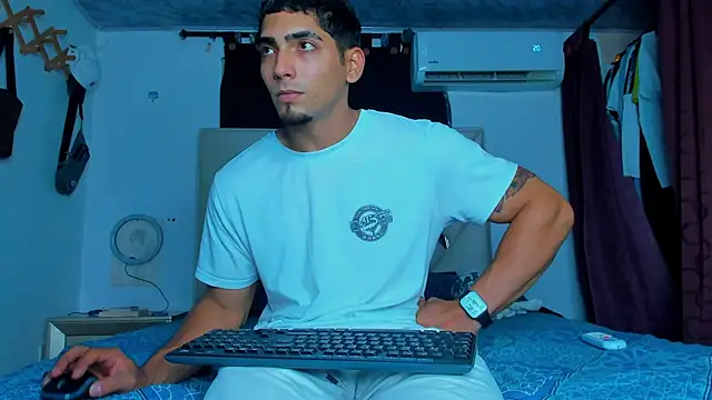 Snapshot of Rich_boy01 chatting on 20, 1, 2025 Rich boy01 online show from 20, 1, 2025