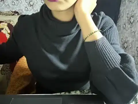 Snapshot of aarjulove chatting on 5, 1, 2025 aarjulove online show from 5, 1, 2025