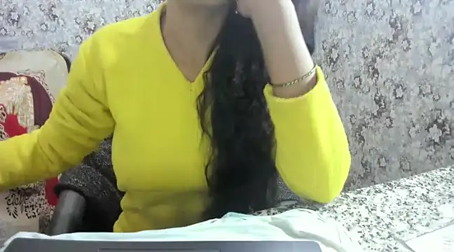Snapshot of aarjulove chatting on 8, 1, 2025 aarjulove online show from 8, 1, 2025