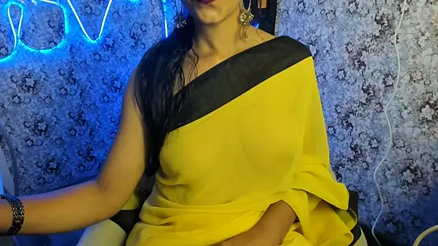 Snapshot of aarjulove chatting on 7, 3, 2025 aarjulove online show from 7, 3, 2025
