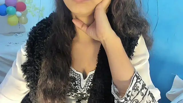 Snapshot of aarjulove chatting on 2, 2, 2026 aarjulove online show from 2, 2, 2026