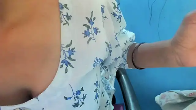 Snapshot of aarjulove chatting on 18, 2, 2026 aarjulove online show from 18, 2, 2026