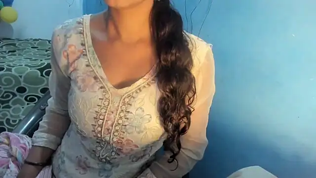 Snapshot of aarjulove chatting on 19, 2, 2026 aarjulove online show from 19, 2, 2026