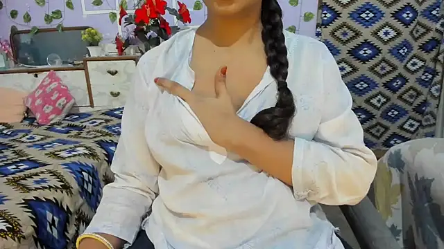 Snapshot of aarjulove chatting on 19, 7, 2026 aarjulove online show from 19, 7, 2026