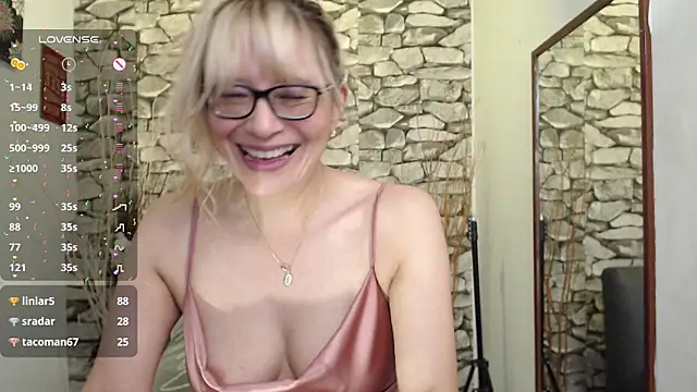Snapshot of JessicaMuse chatting on 8, 1, 2025 JessicaMuse online show from 8, 1, 2025
