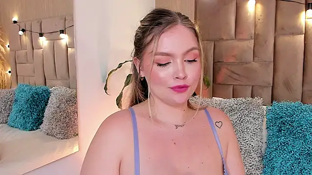 Snapshot of GaiaBaker chatting on 8, 2, 2025 GaiaBaker online show from 8, 2, 2025