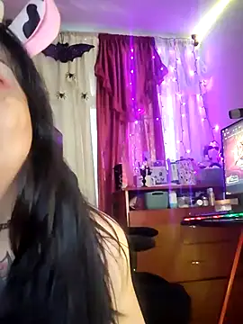 Snapshot of l1la_Rav3n chatting on 29, 10, 2025 l1la Rav3n online show from 29, 10, 2025