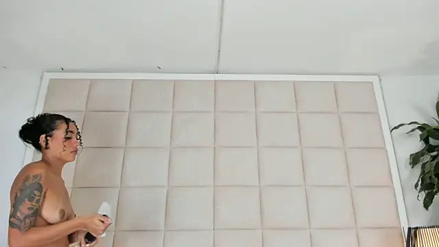 Nia Bunny online show from 15, 1, 2025