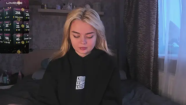 purebeautie13 online show from 30, 1, 2025