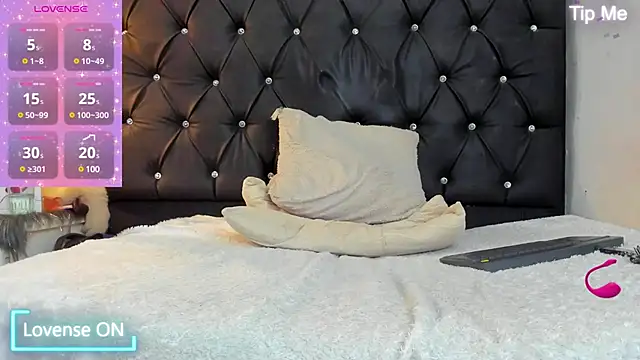Snapshot of AllisonsweetZ chatting on 21, 1, 2025 AllisonsweetZ online show from 21, 1, 2025