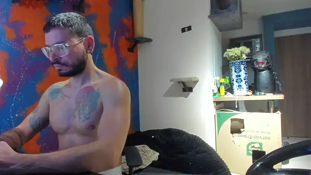 Snapshot of leondevereda chatting on 10, 9, 2025 leondevereda online show from 10, 9, 2025