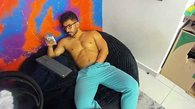 Snapshot of leondevereda chatting on 18, 10, 2025 leondevereda online show from 18, 10, 2025