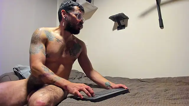 Snapshot of leondevereda chatting on 21, 10, 2025 leondevereda online show from 21, 10, 2025