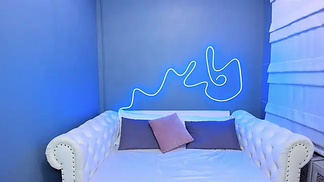 rock n roxy online show from 10, 1, 2025