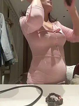 Krismil3 online show from 11, 4, 2026