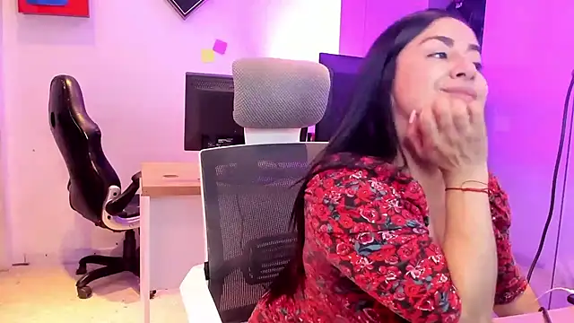 Kimkalifa  online show from 17, 10, 2025