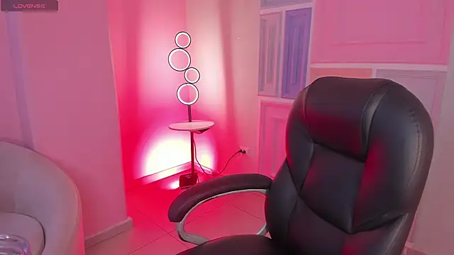 Snapshot of ChloePreston_ chatting on 6, 7, 2026 ChloePreston online show from 6, 7, 2026