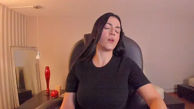 BellaClaiir online show from 1, 12, 2025