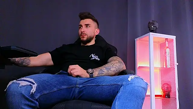 MightyAaron66 online show from 25, 2, 2025