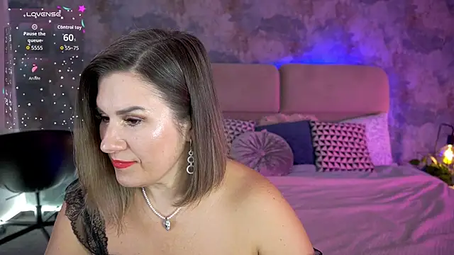 Snapshot of KiraRoxx chatting on 7, 2, 2026 KiraRoxx online show from 7, 2, 2026