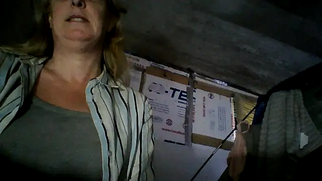 Snapshot of Emilylyn2501 chatting on 22, 12, 2024 Emilylyn2501 online show from 22, 12, 2024